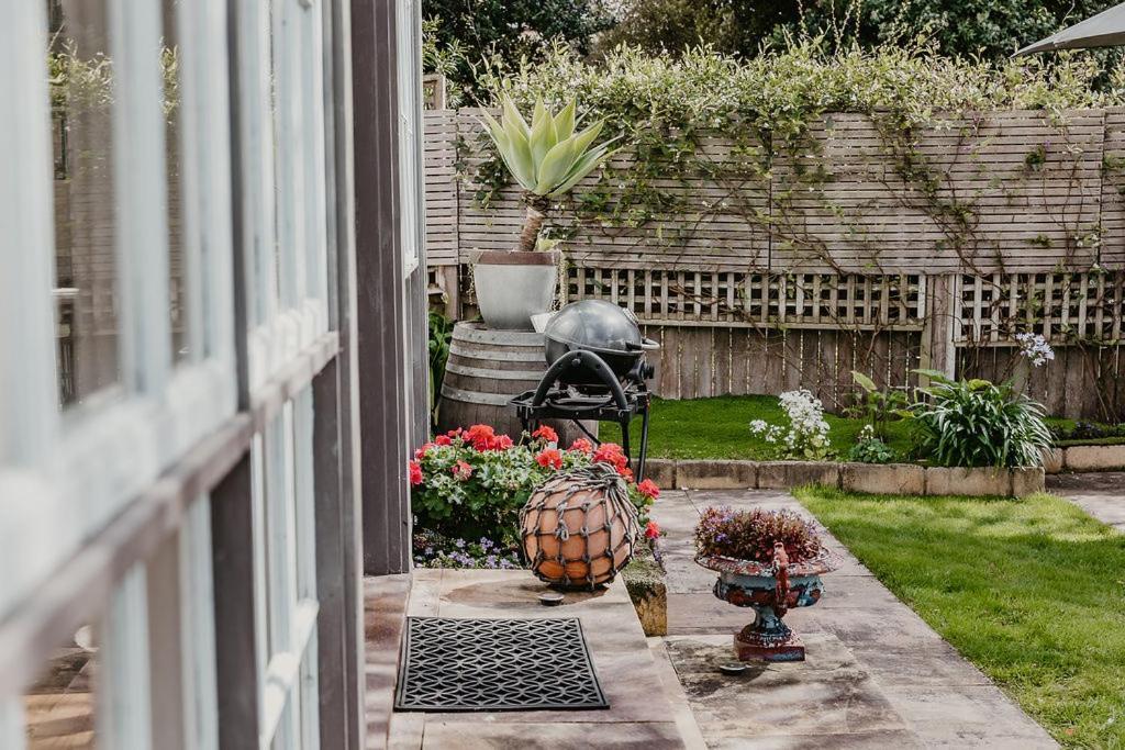 Edge17 Port Fairy Wharf Apartment Bagian luar foto