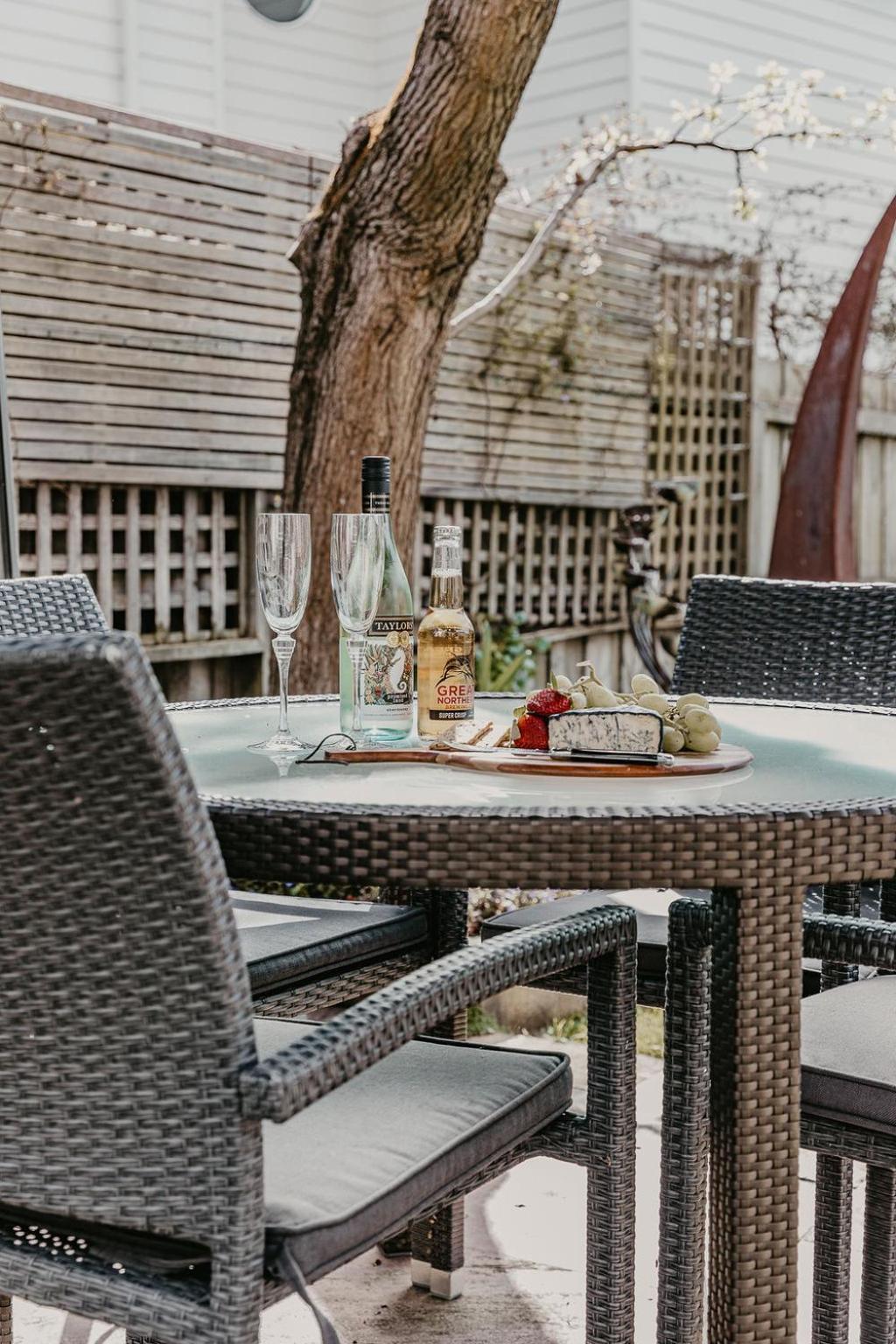 Edge17 Port Fairy Wharf Apartment Bagian luar foto