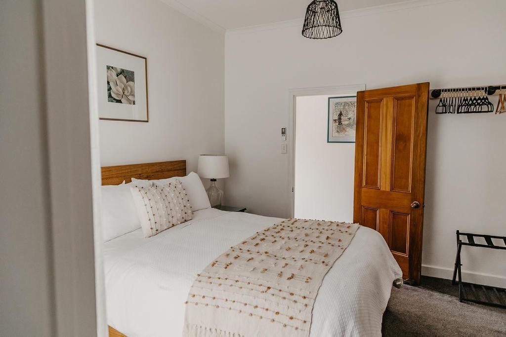 Edge17 Port Fairy Wharf Apartment Bagian luar foto